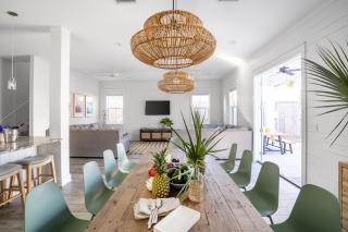 Lyle by AvantStay Chic Beach House w Pool Hot Tub Walking Distance to Ocean - Destin - 6