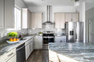 Lyle by AvantStay Chic Beach House w Pool Hot Tub Walking Distance to Ocean - Destin - 3