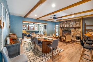 Bearpaw by AvantStay Hot Tub 10 Min to Lake - 1