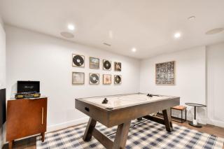 Webster by AvantStay Central Location w Hot Tub and Patio - 7