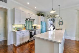 Lighthouse Villa by AvantStay Walk to Southernmost Point w Private Pool Patio Month Long Stays - Key West - 6