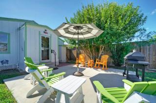 Rock the Boat by AvantStay 5 Blocks to Beach - Port Aransas - 0