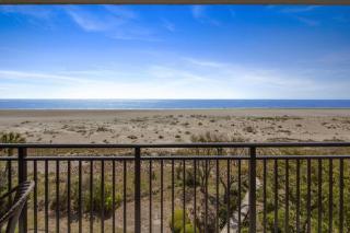 428 D Shipwatch by AvantStay Ocean View w Community Pool Access - Isle of Palms - 2