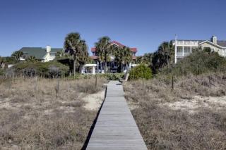 3902 Palm Blvd by AvantStay Beach Access Oceanfront Views w Pool - Isle of Palms - 4
