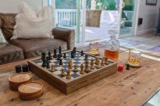 Hidden Oaks Farmhouse by AvantStay Hot Tub Deck - Atascadero - 1