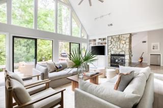 Sea Pine by AvantStay Private Modern Home Surrounded in Lush Greenery Close to Beach - Hilton Head Island - 9