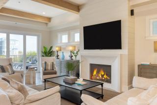 Sleeps 24 Priv Beach Boardwalk Pool Ocean View 24 Bradley Cir by AvantStay - Hilton Head Island - 2