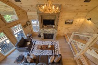 Birch Lodge by AvantStay Indoor Pool Theater Game Room Stunning Views - Gatlinburg - 2
