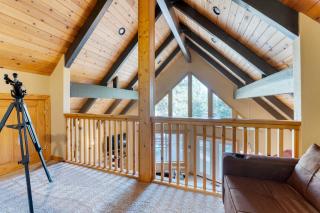 Ember by AvantStay Majestic Entertainers Home w Pine Tree Views Close to Meeks Bay - Tahoma Meadows - 5