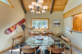 Ember by AvantStay Majestic Entertainers Home w Pine Tree Views Close to Meeks Bay - 2