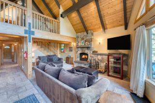 Ember by AvantStay Majestic Entertainers Home w Pine Tree Views Close to Meeks Bay - 1