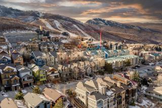 Chartreuse by AvantStay Modern Mountain Cabin in Heart of Park City - Park City - 6