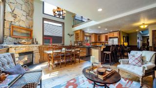 Red Hawk by AvantStay Charming Cabin w Theatre Spa 5mins to Deer Valley Mtn - Park City - 6