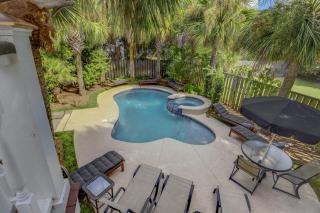 2701 Palm Boulevard by AvantStay Steps to the Beach Ping Pong Putting Green - Isle of Palms - 5