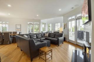 2701 Palm Boulevard by AvantStay Steps to the Beach Ping Pong Putting Green - Isle of Palms - 1