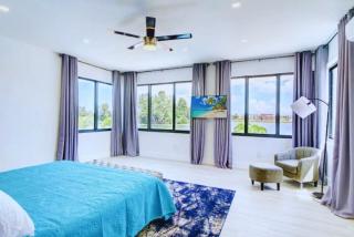 Luxe Waterfront MANSION w PRIVATE NIGHTCLUB, Cinema, Game Room, Gym & Pool - Miami - 3