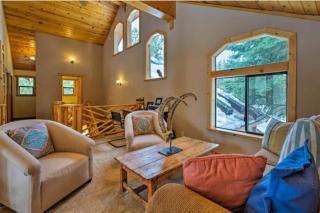 Black Bear by AvantStay Spacious Viking Lodge in Tahoe Donner w Game Room Hot Tub - Truckee - 5