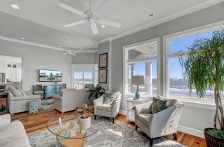 502 Ocean Blvd by AvantStay Beachfront w Pool Ocean Views - Mount Pleasant - 2
