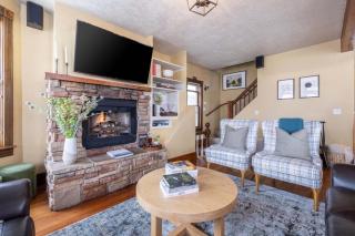 Steps to Ski Gondola Restored Victorian Home w Hot Tub Raddon by AvantStay - Park City - 4