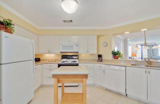 311 Summerhouse by AvantStay Beach Views Access to Community Pool - Isle of Palms - 1
