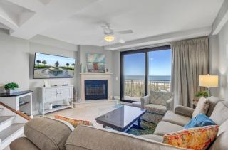 407 A Shipwatch by AvantStay Beach Front Condo w Ocean Views - Isle of Palms - 0