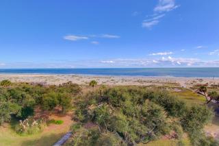 407 A Shipwatch by AvantStay Beach Front Condo w Ocean Views - Isle of Palms - 9