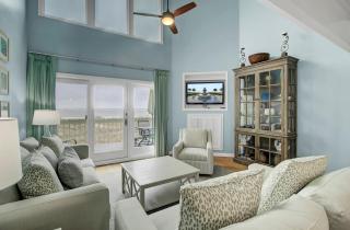 11E Mariners Walk by AvantStay Ocean Views Beachfront Living Shared Pool - Isle of Palms - 0