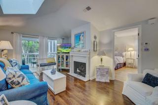 23 Sandcrab Court by AvantStay Private Home w Balcony Grill - Isle of Palms - 0