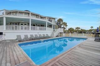 4 46th Avenue by AvantStay Pool Views Deck - Isle of Palms - 3