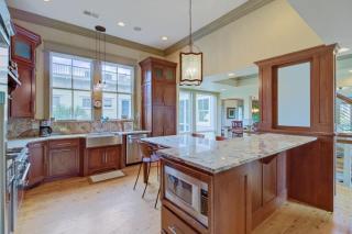 2207 Cameron Blvd by AvantStay Private Pool Hot Tub - 8