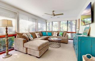3 Twin Oaks Lane by AvantStay Beach Access Sunroom Great Location - Isle of Palms - 0