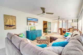 3 Twin Oaks Lane by AvantStay Beach Access Sunroom Great Location - Isle of Palms - 3