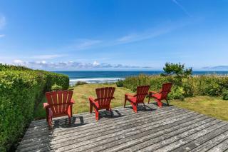 The Pilot House by AvantStay Stunning Home Right On Arch Cape Beach - Arch Cape - 0