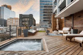 Paramount Place by AvantStay 4 Story Apartment in Heart of Austin w Movie Theatre - Austin - 0