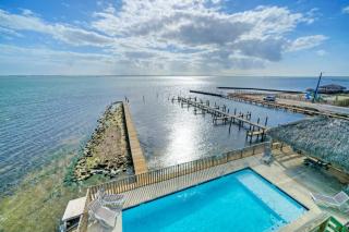 Waterfront w Bay Views Shared Pool Boat Dock Marlin Madness by AvantStay - Padre Island - 7