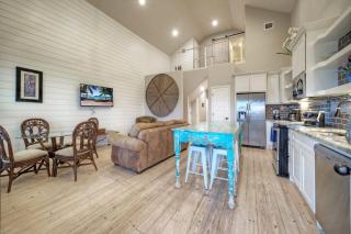 Pool Access Boat Dock Steps to the Gulf The Pintail by AvantStay - Padre Island - 3