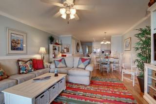 35 Beach Club Villa by AvantStay Oceanfront Views - Isle of Palms - 9