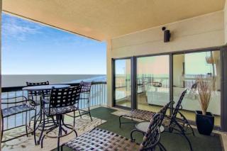 1403 Ocean Club by AvantStay Beach Home w Great Kitchen Easy Beach Access - Isle of Palms - 7