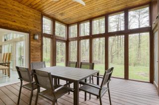 Woodland Zen by AvantStay Modern Design Patio - Stockbridge - 5