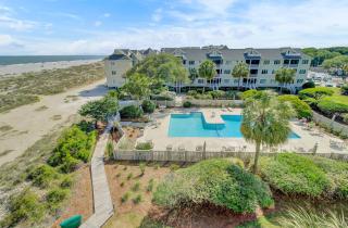 304 E Port O Call by AvantStay Rooftop Deck Close to Beach - Isle of Palms - 8