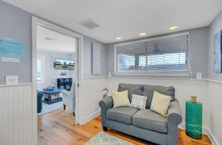 304 E Port O Call by AvantStay Rooftop Deck Close to Beach - Isle of Palms - 6
