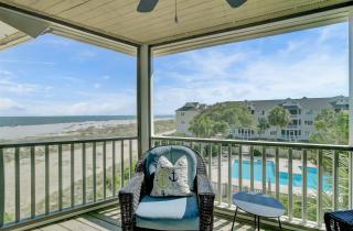 304 E Port O Call by AvantStay Rooftop Deck Close to Beach - Isle of Palms - 2