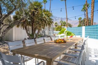 The Monkey Tree Hotel Buyout by AvantStay Entire Hotel Buyout! Funky Rooms with Modern Amenities! - Palm Springs - 2