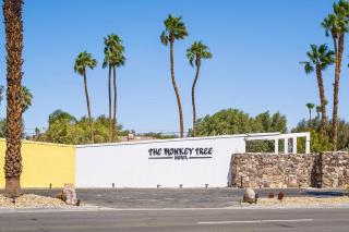 The Monkey Tree Hotel Buyout by AvantStay Entire Hotel Buyout! Funky Rooms with Modern Amenities! - Palm Springs - 1
