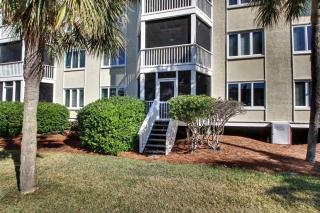 102 E Port O Call by AvantStay Beachfront Ocean Views Communal Pool - Isle of Palms - 3