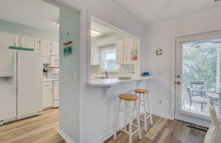 72 Pelican Bay AvantStay Community Pool Decks - Isle of Palms - 2