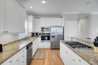 6 10th Avenue by AvantStay Steps to the Beach Pool 2691 sqft - Mount Pleasant - 2