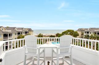 303 D Port O Call by AvantStay Oceanfront Penthouse - Isle of Palms - 0