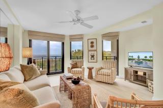 303A Shipwatch by AvantStay Ocean View Shared Pool Boardwalk to Beach - Isle of Palms - 0