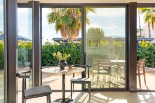 Blackhaus Full Buyout by AvantStay 16-Room Hotel - 2
